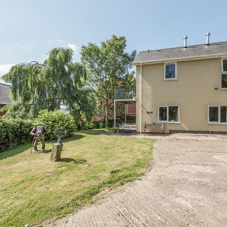 Апартаменти The Schoolhouse Bakehouse Бішопс-Касл Екстер'єр фото